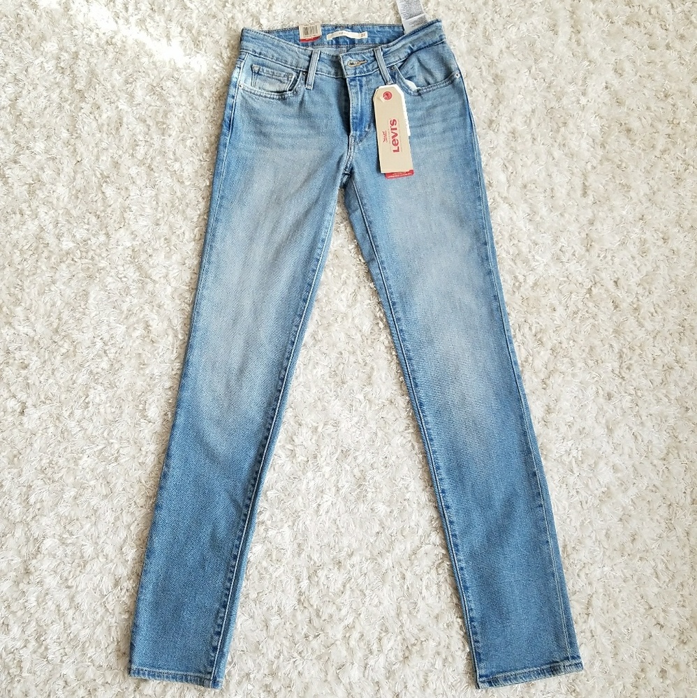 Levis women's 712 slim jeans size 24 .. RESERVED!